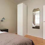 Spacious 3b W Double Beds Centre