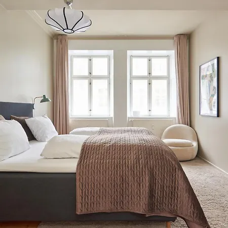 Apartment Spacious 3b W Double Beds Centre