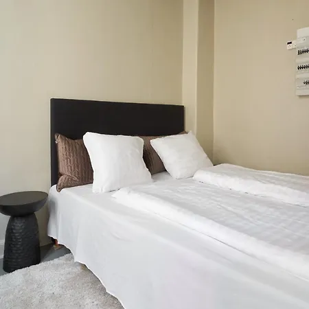 Spacious 3b W Double Beds Centre Apartment *