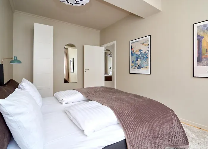 Spacious 3b W Double Beds Centre Appartement